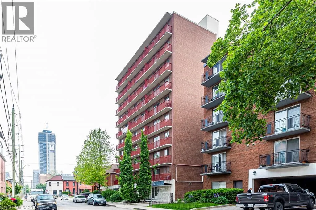 141 CATHARINE Street S Unit# 902, #902