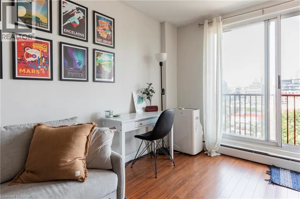 141 CATHARINE Street S Unit# 902, #902