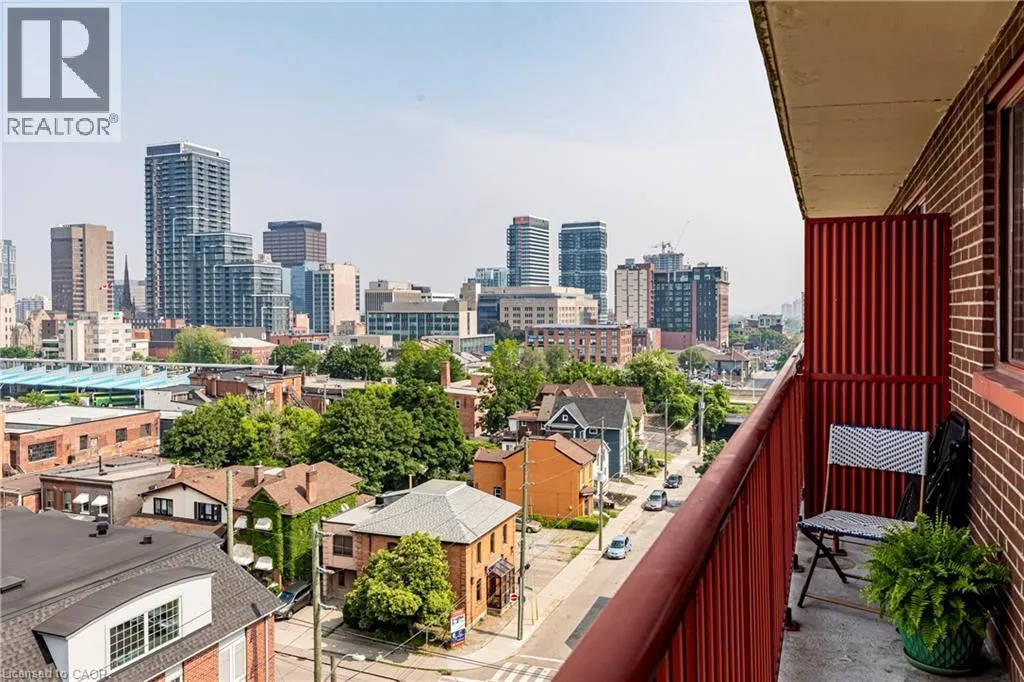 141 CATHARINE Street S Unit# 902, #902