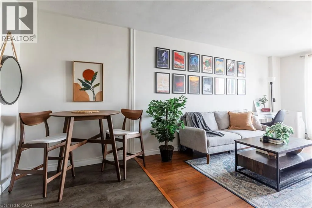 141 CATHARINE Street S Unit# 902, #902