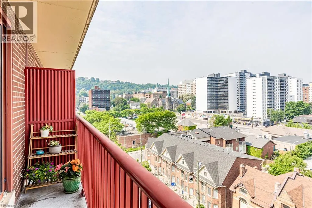 141 CATHARINE Street S Unit# 902, #902