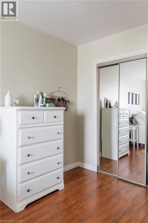 141 CATHARINE Street S Unit# 902, #902