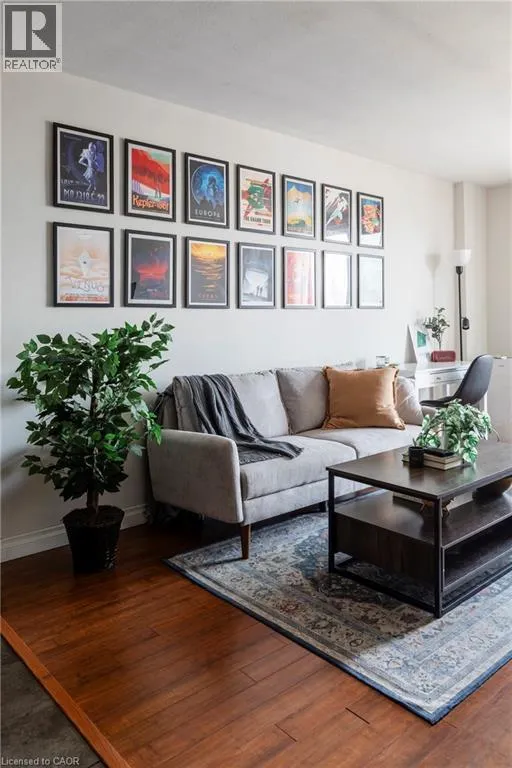 141 CATHARINE Street S Unit# 902, #902