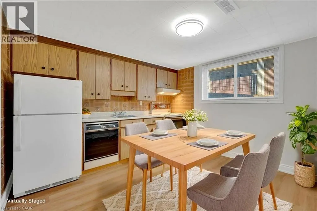 43 LAURIS Avenue