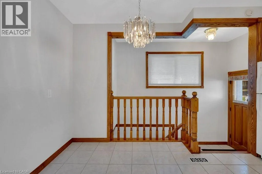 43 LAURIS Avenue