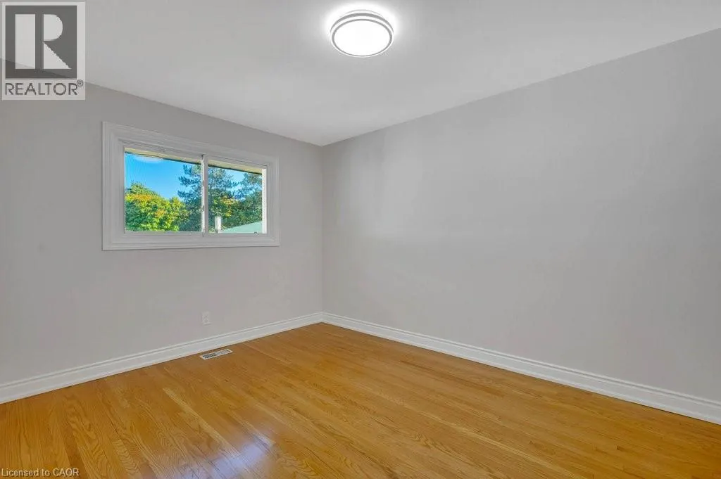 43 LAURIS Avenue