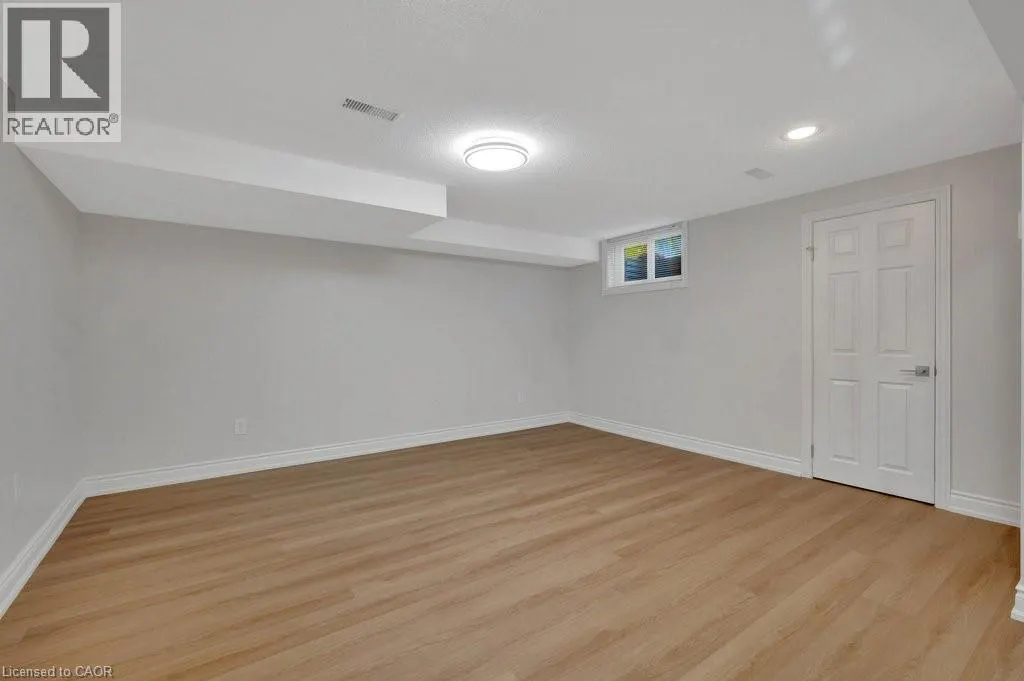 43 LAURIS Avenue