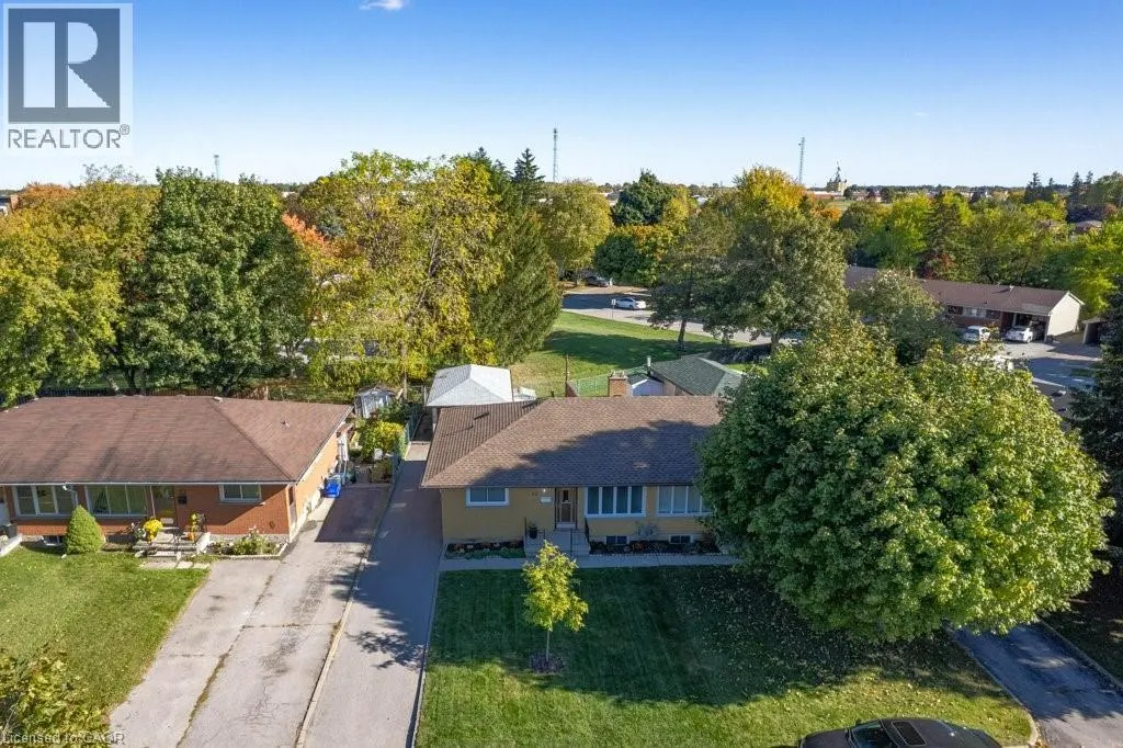 43 LAURIS Avenue