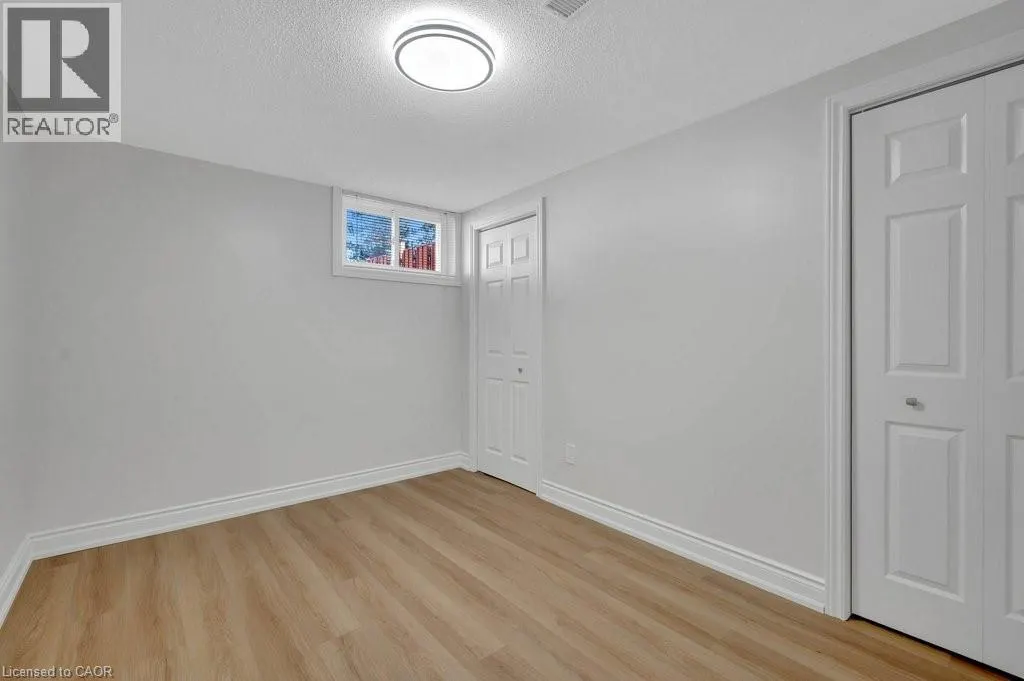 43 LAURIS Avenue
