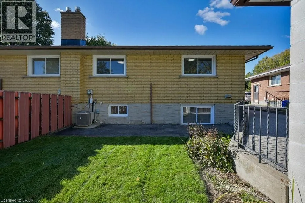 43 LAURIS Avenue