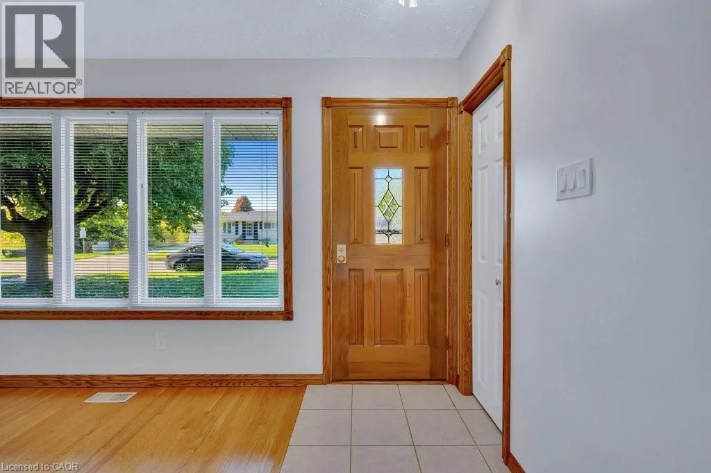43 LAURIS Avenue