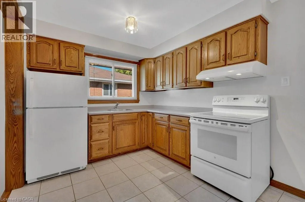 43 LAURIS Avenue