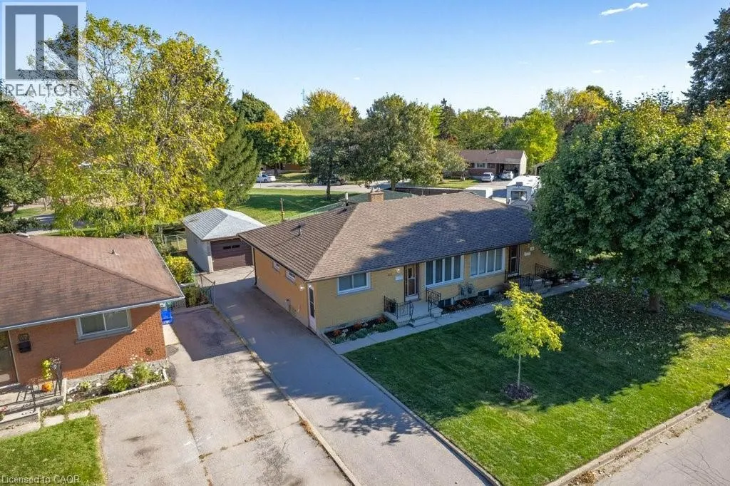 43 LAURIS Avenue