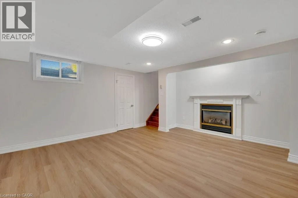 43 LAURIS Avenue
