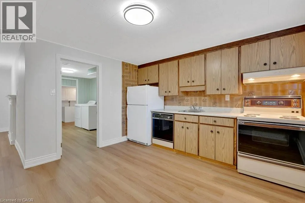 43 LAURIS Avenue