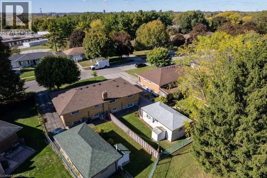 43 LAURIS Avenue