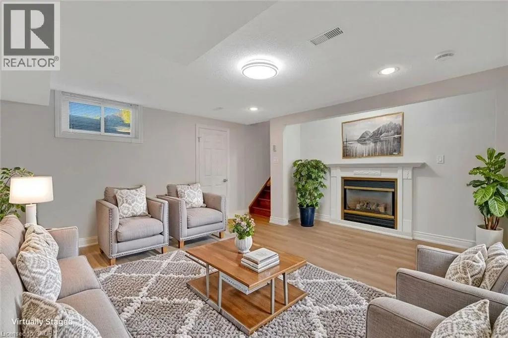 43 LAURIS Avenue