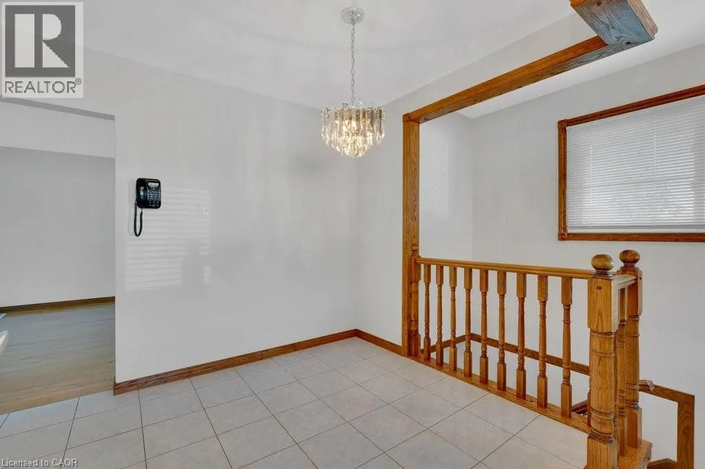 43 LAURIS Avenue