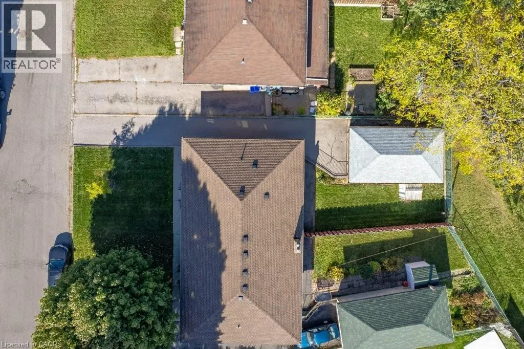 43 LAURIS Avenue