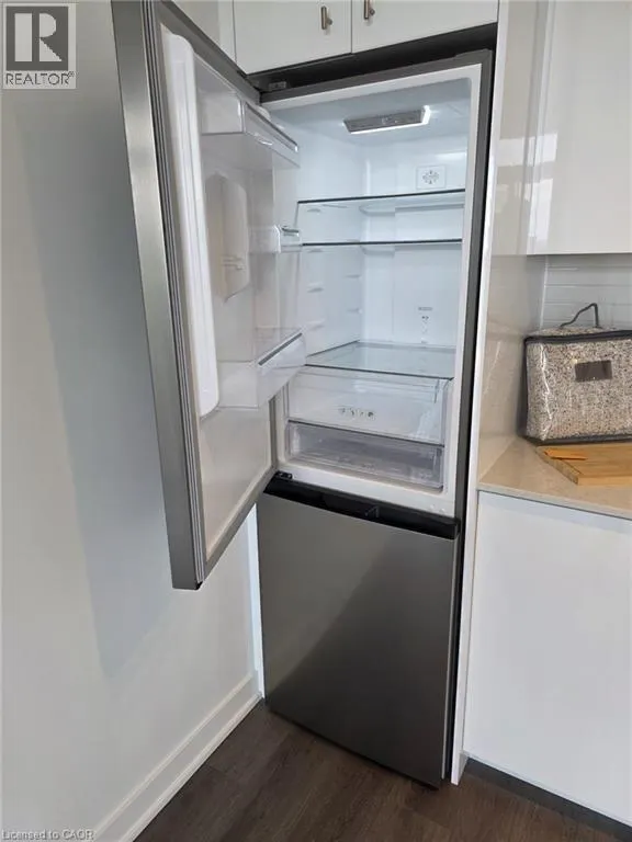 25 WELLINGTON Street S Unit# 1212, #1212