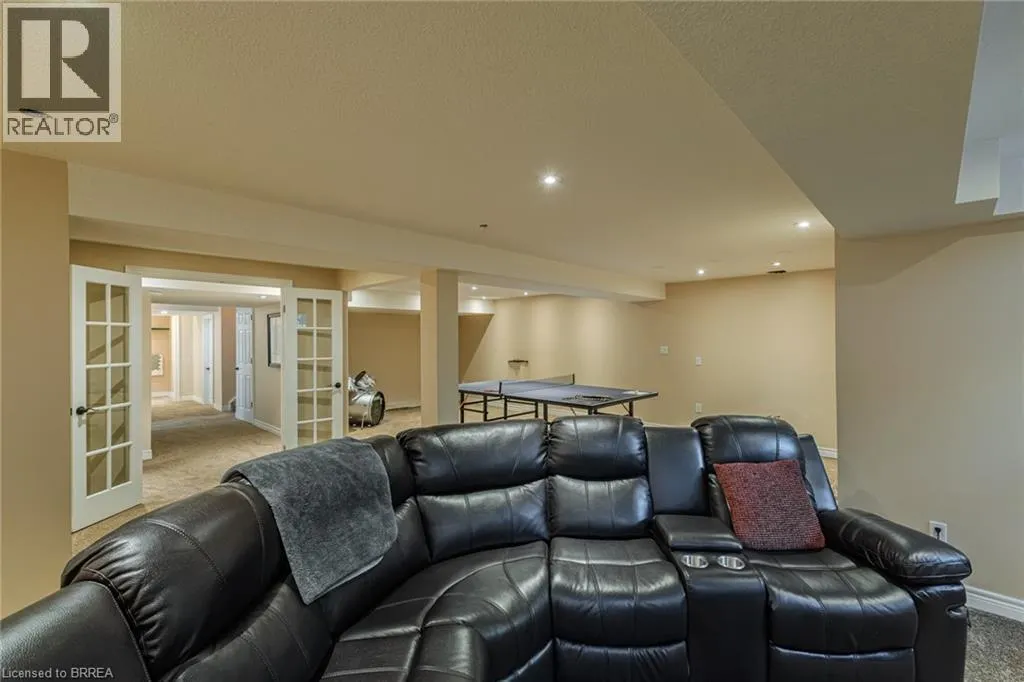 72 HUNTER Way