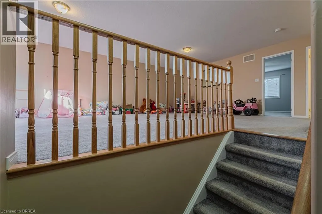 72 HUNTER Way