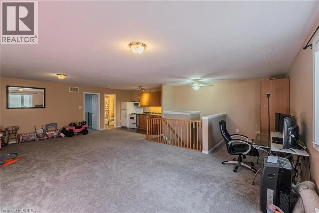 72 HUNTER Way