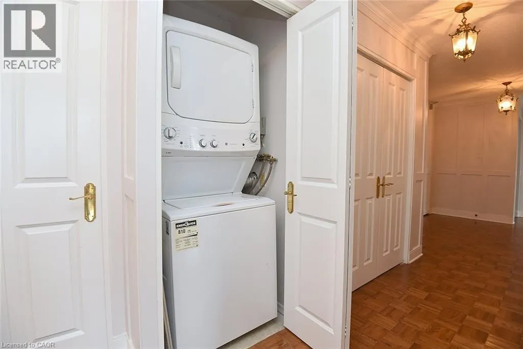 222 JACKSON Street W Unit# 606, #606