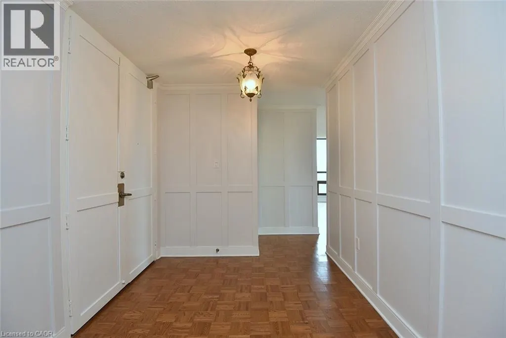 222 JACKSON Street W Unit# 606, #606