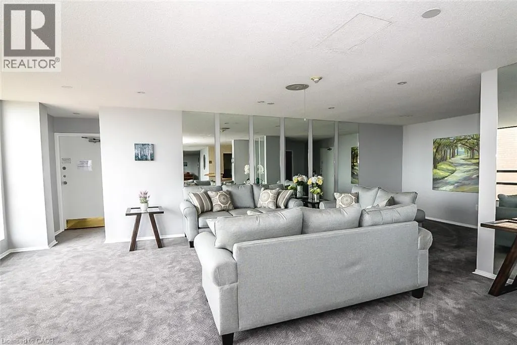 222 JACKSON Street W Unit# 606, #606