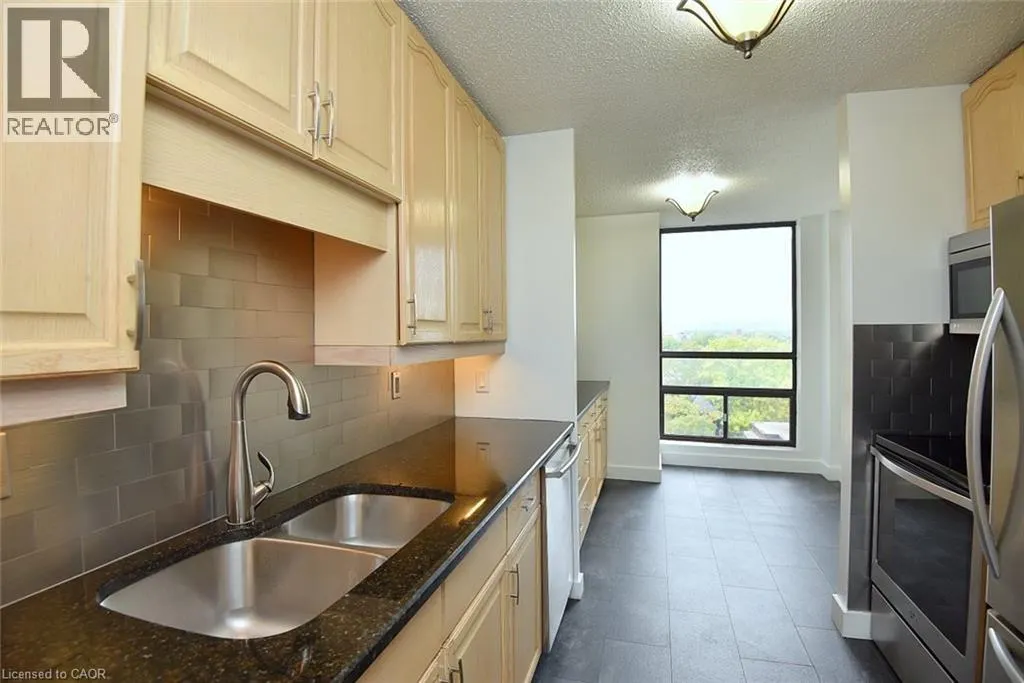 222 JACKSON Street W Unit# 606, #606