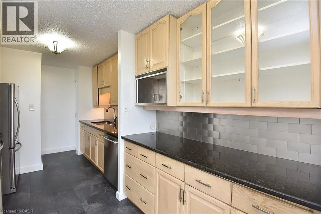222 JACKSON Street W Unit# 606, #606
