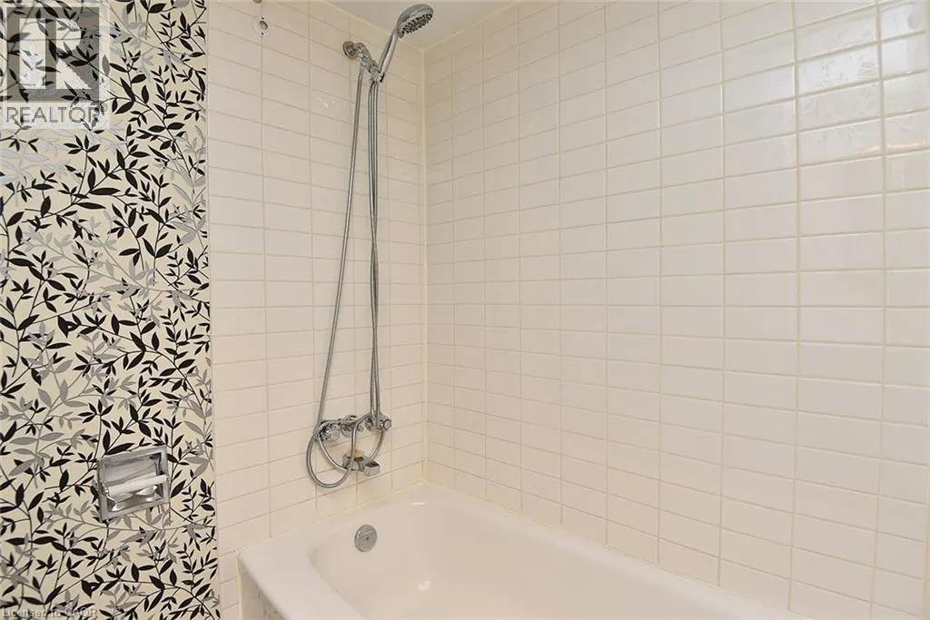 222 JACKSON Street W Unit# 606, #606