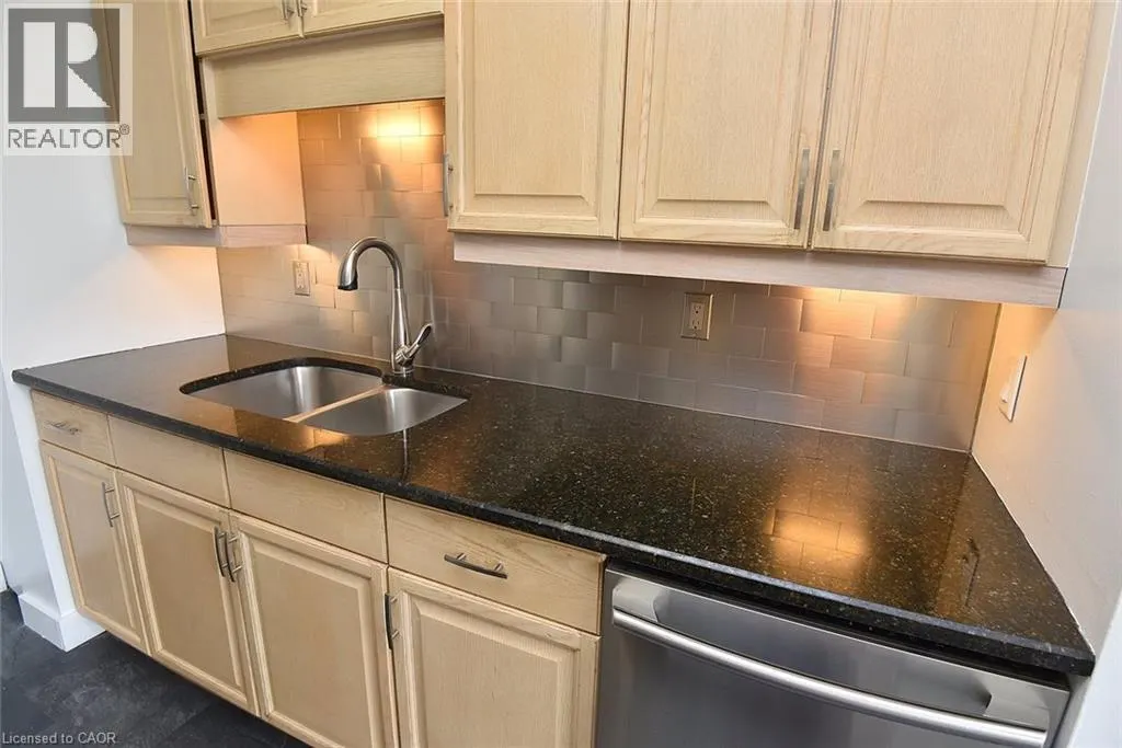 222 JACKSON Street W Unit# 606, #606