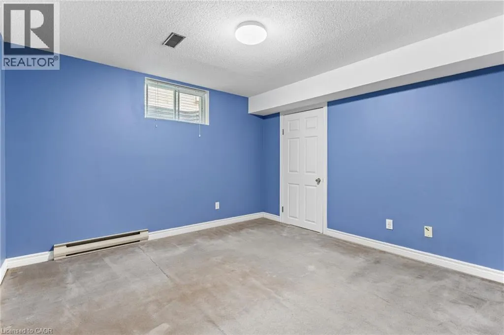 553 PARADISE Crescent
