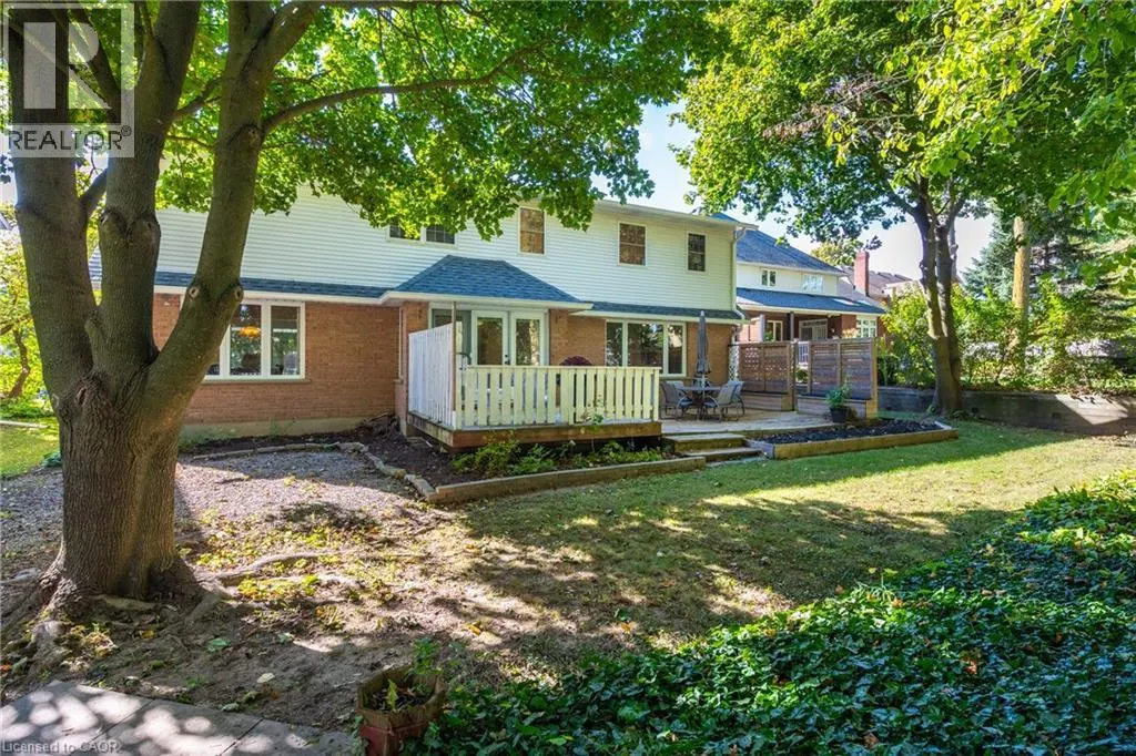 553 PARADISE Crescent