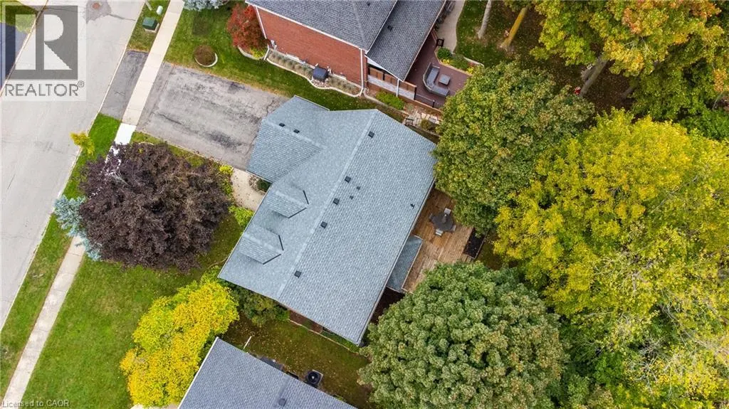 553 PARADISE Crescent