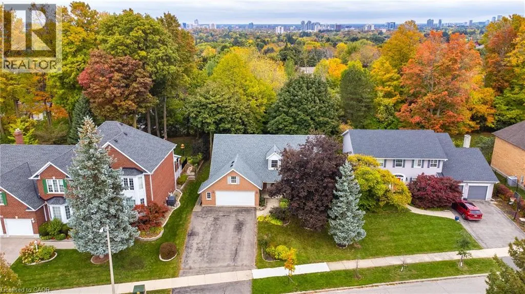 553 PARADISE Crescent