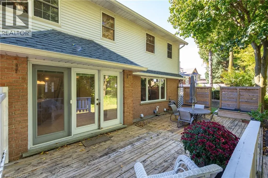 553 PARADISE Crescent