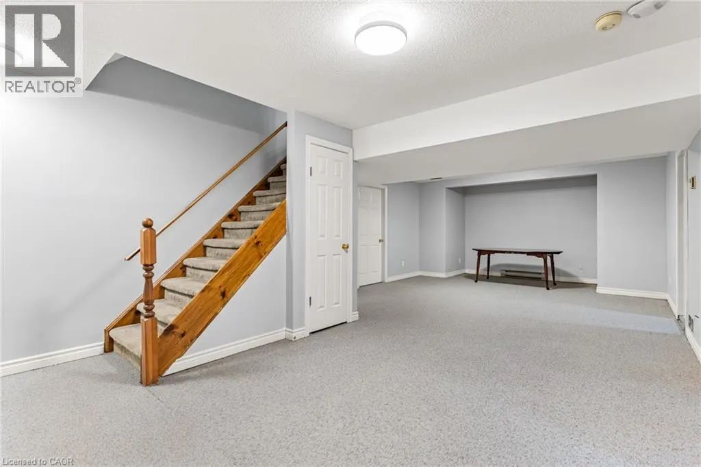 553 PARADISE Crescent