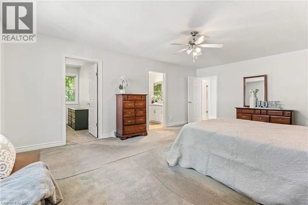 553 PARADISE Crescent