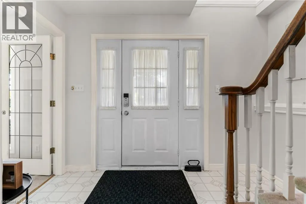 553 PARADISE Crescent