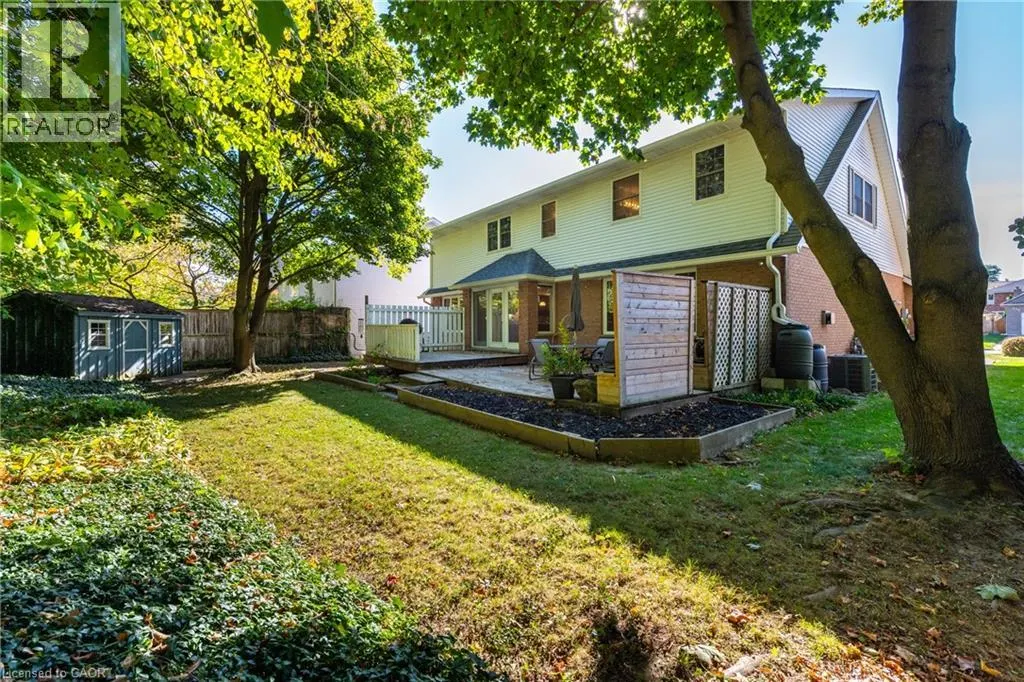 553 PARADISE Crescent