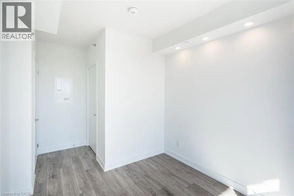 3210 DAKOTA Common Unit# A401, #A401