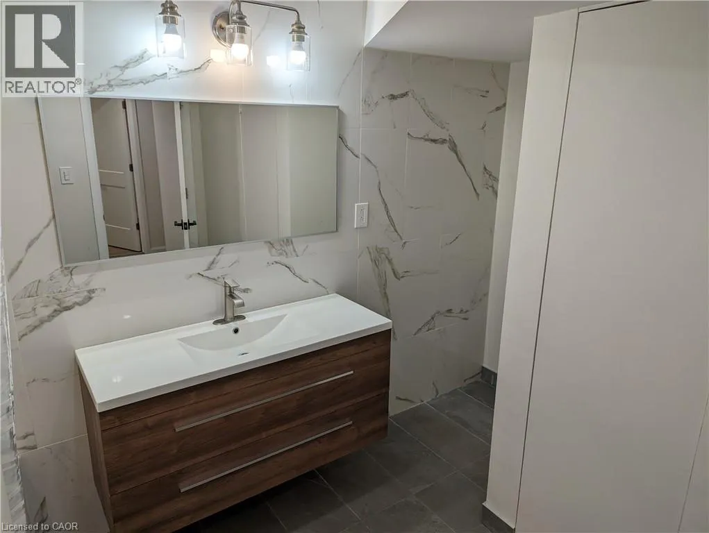 26 SPRINGBANK Crescent Unit# LOWER, #LOWER