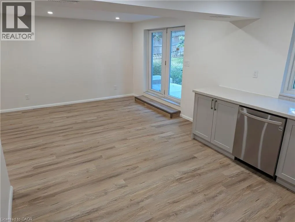 26 SPRINGBANK Crescent Unit# LOWER, #LOWER