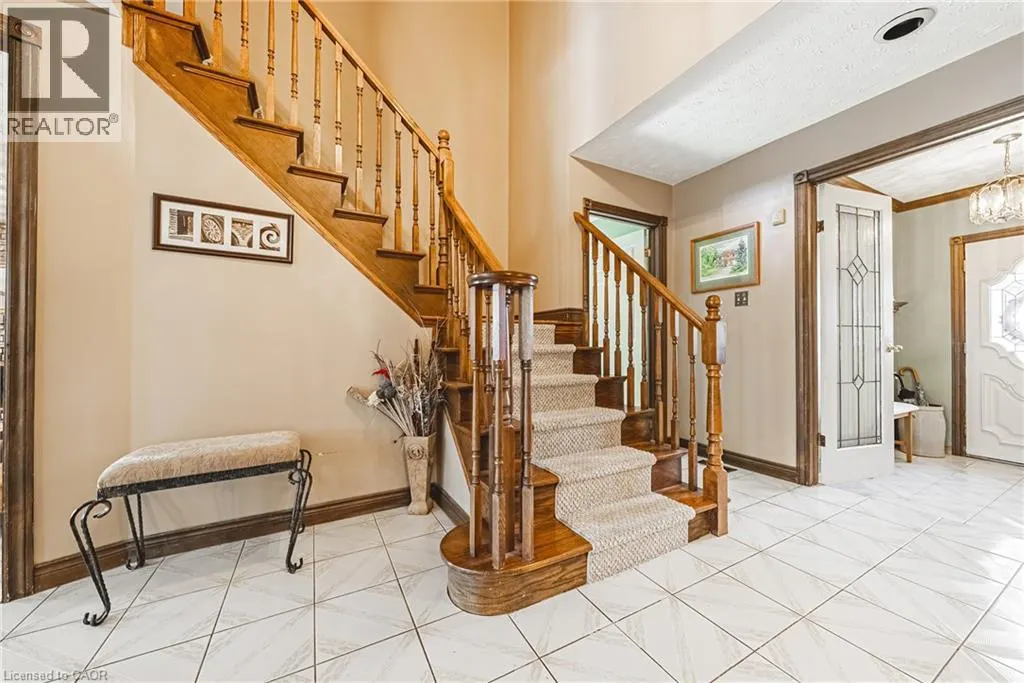 47 TRENHOLME Crescent