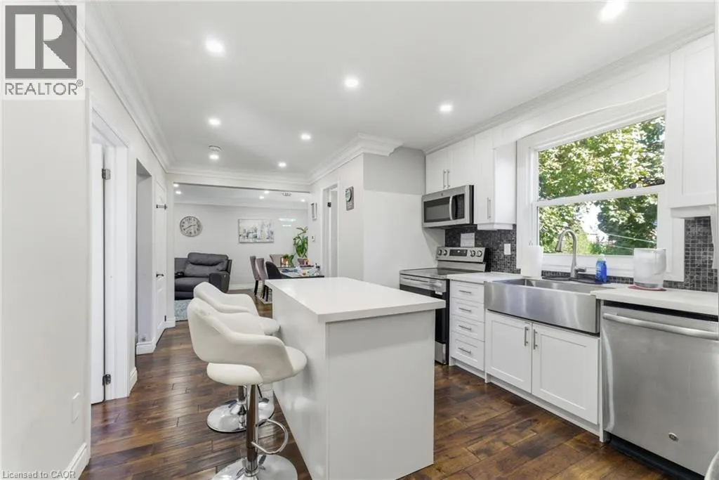 425 UPPER GAGE Avenue Unit# 1, #1