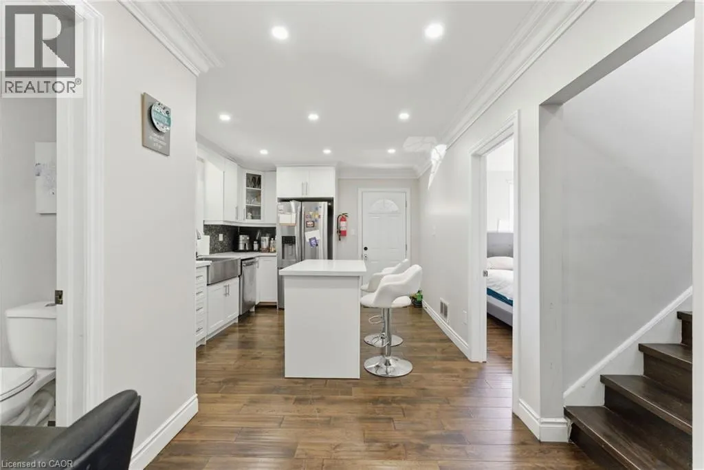 425 UPPER GAGE Avenue Unit# 1, #1