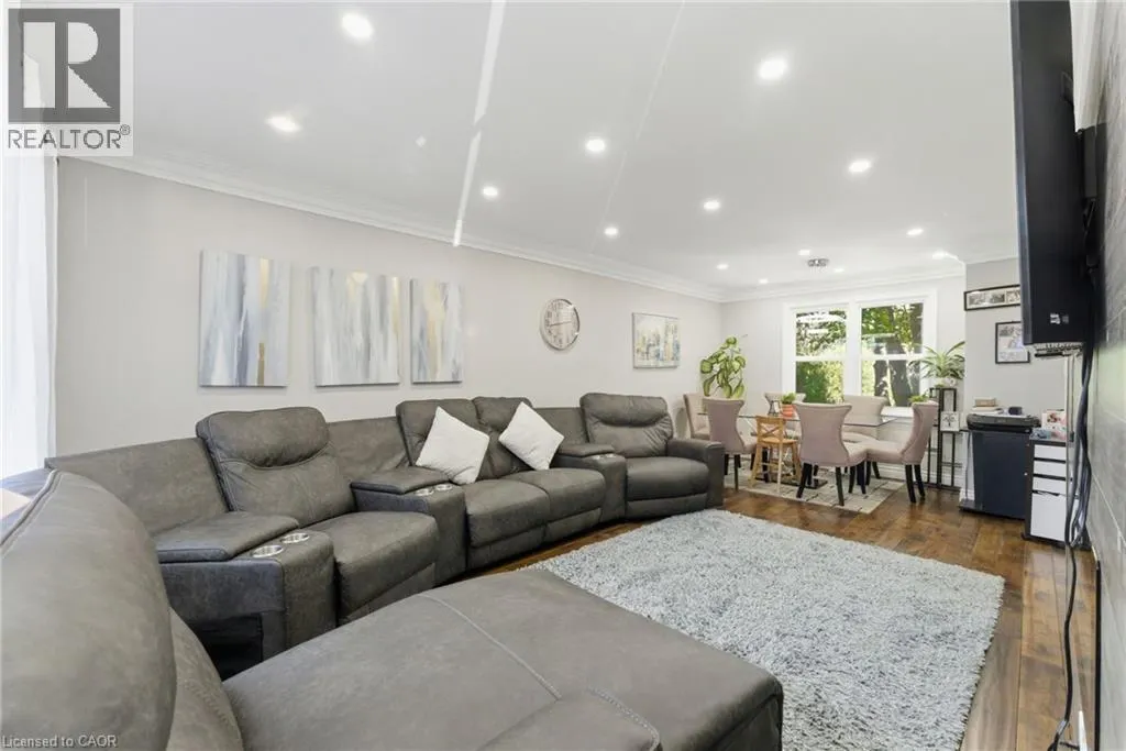 425 UPPER GAGE Avenue Unit# 1, #1